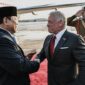 Presiden Republik Indonesia Prabowo Subianto tiba di Amman dengan penyambutan yang spesial oleh Raja Yordania, Abdullah II bin Al-Hussein. (Instagram.com @presidenrepublikindonesia)