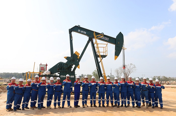 Dirut Pertamina Simon Mantiri meninjau langsung proyek CEOR Minas, bukti keseriusan mendorong target energi nasional. (Dok. Pertamina Hulu Rokan)